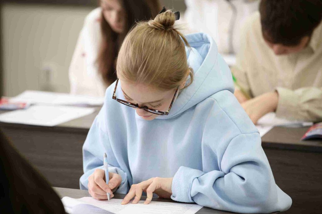 «Striving for Excellence»: В КАСУ прошла масштабная региональная олимпиада по английскому языку 8