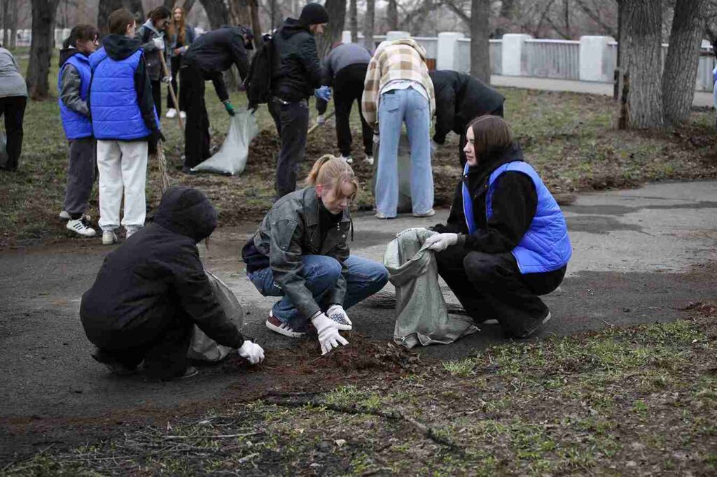 Студенты КАСУ присоединились к республиканской экологической акции «Таза Қазақстан»! 1