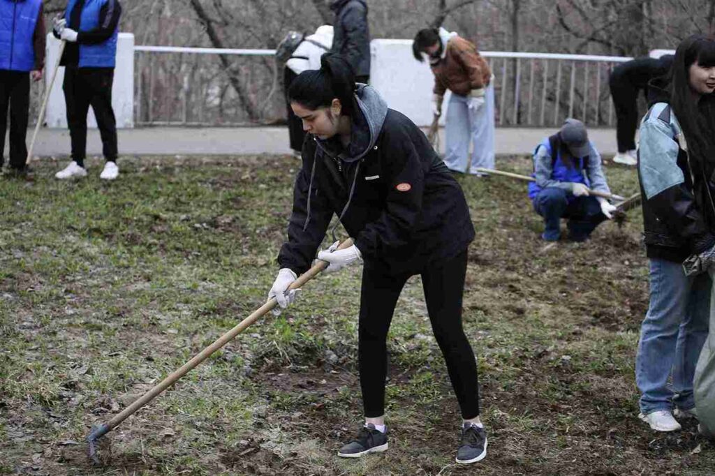 Студенты КАСУ присоединились к республиканской экологической акции «Таза Қазақстан»! 11