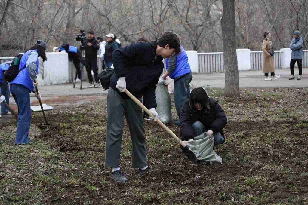 Студенты КАСУ присоединились к республиканской экологической акции «Таза Қазақстан»! 3