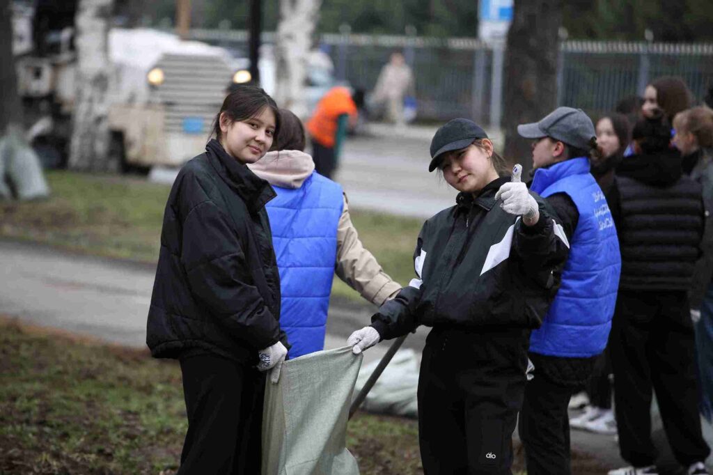 Студенты КАСУ присоединились к республиканской экологической акции «Таза Қазақстан»! 7