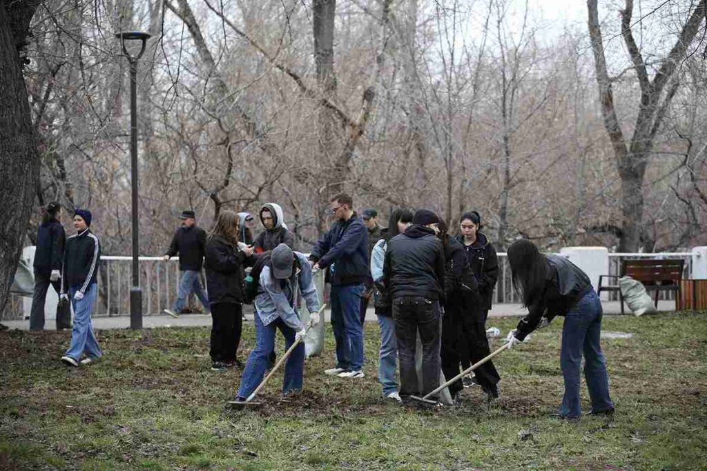 Студенты КАСУ присоединились к республиканской экологической акции «Таза Қазақстан»! 8