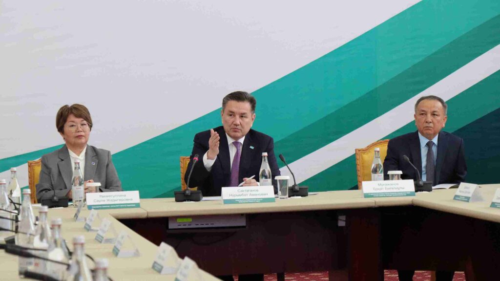 Ученые КАСУ отмечены наградами ко Дню науки в ВКО 8