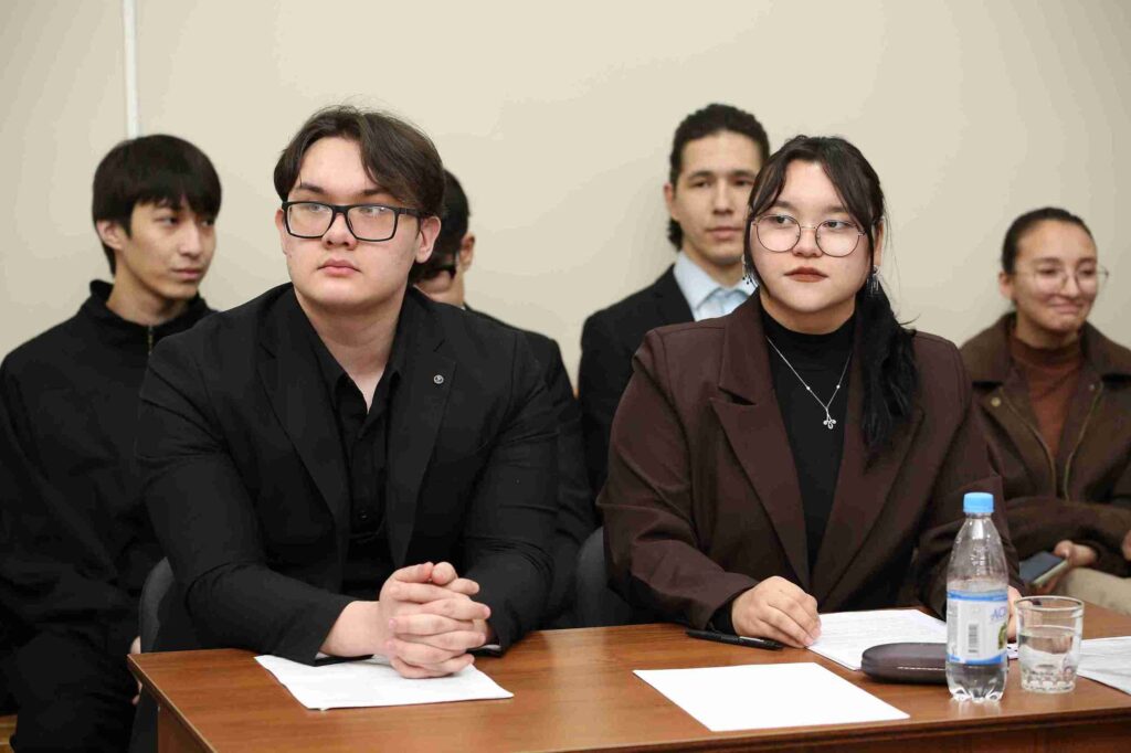 В КАСУ прошло показательное судебное заседание в рамках Международного форума молодых ученых 10