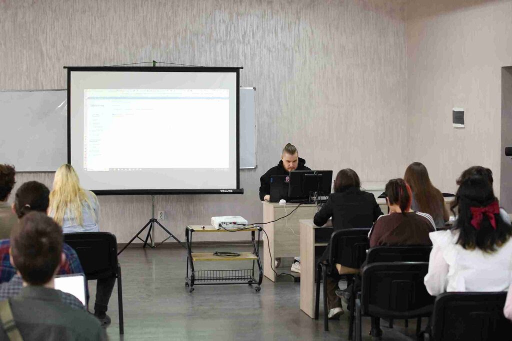 В КАСУ в рамках XVI международного Форума молодых ученых представили цифровые ресурсы eLibrary USA 6