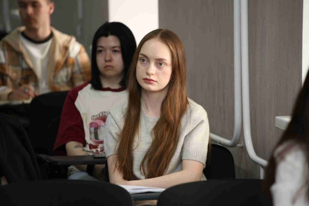 В КАСУ в рамках XVI международного Форума молодых ученых представили цифровые ресурсы eLibrary USA 8