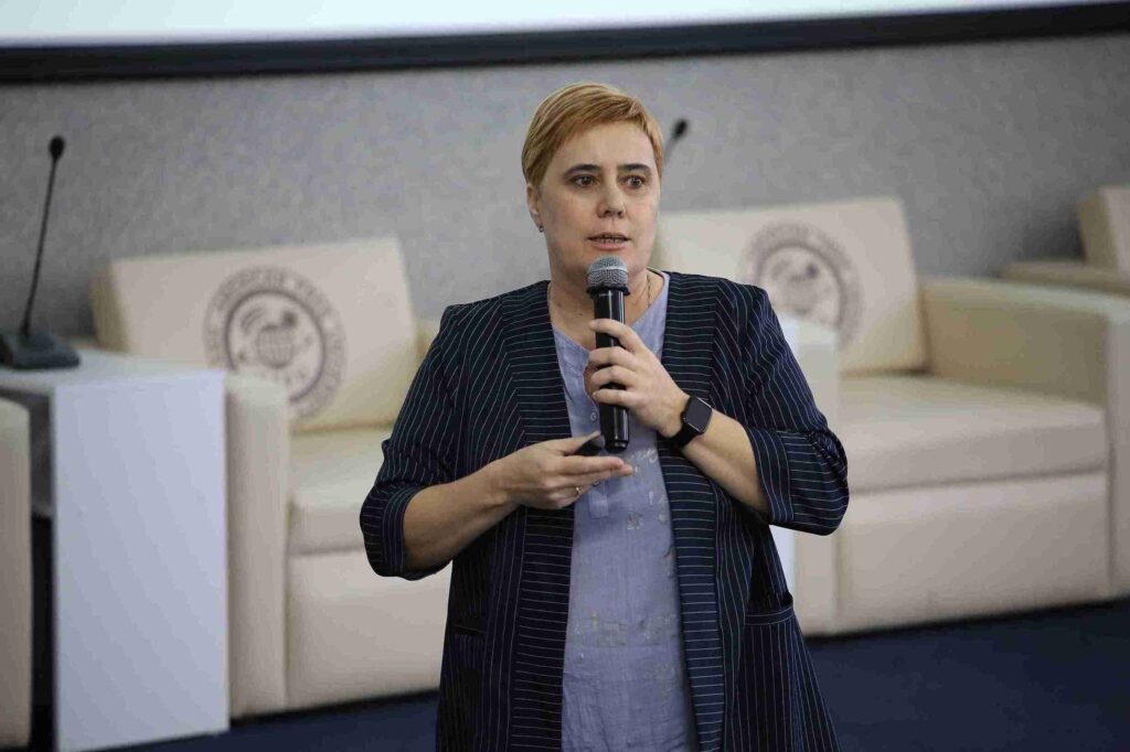 Вектор успеха: эксперты из России и США поделились знаниями со студентами и школьниками 15