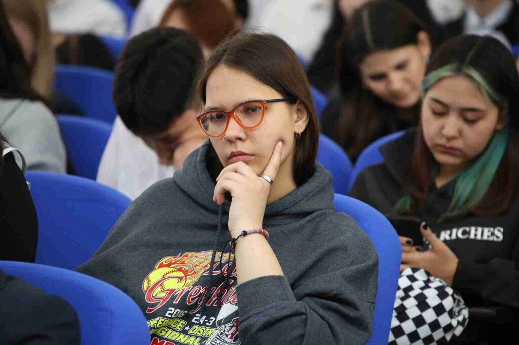 Вектор успеха: эксперты из России и США поделились знаниями со студентами и школьниками 19