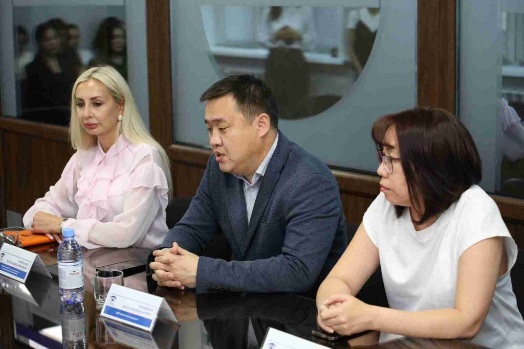 КАСУ и Департамент Агентства РК по делам государственной службы подписали меморандум о сотрудничестве7