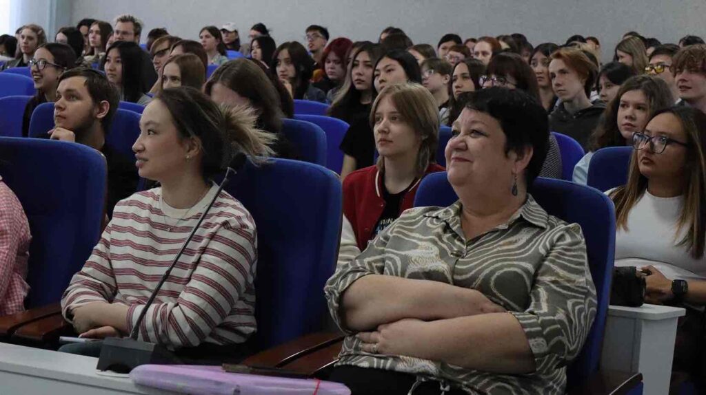 Презентация вторых иностранных языков прошла в КАСУ 13