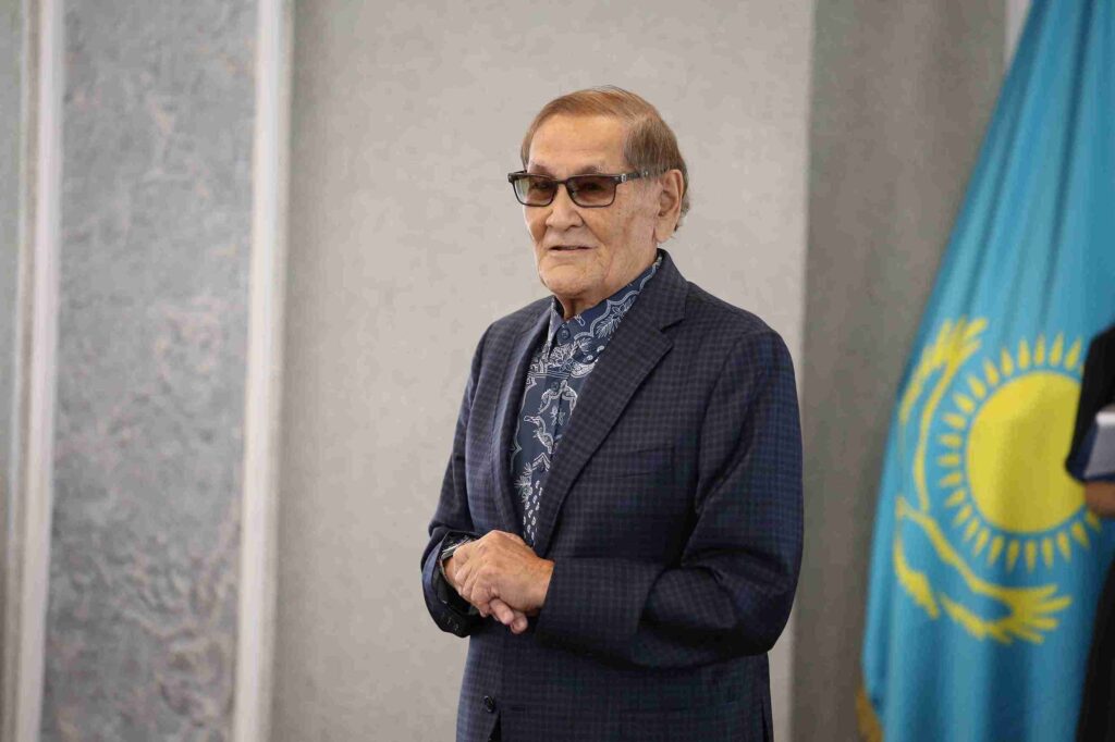 Академик Е.А. Мамбетказиев провёл мотивационную встречу со слушателями курса переподготовки государственных служащих (3)