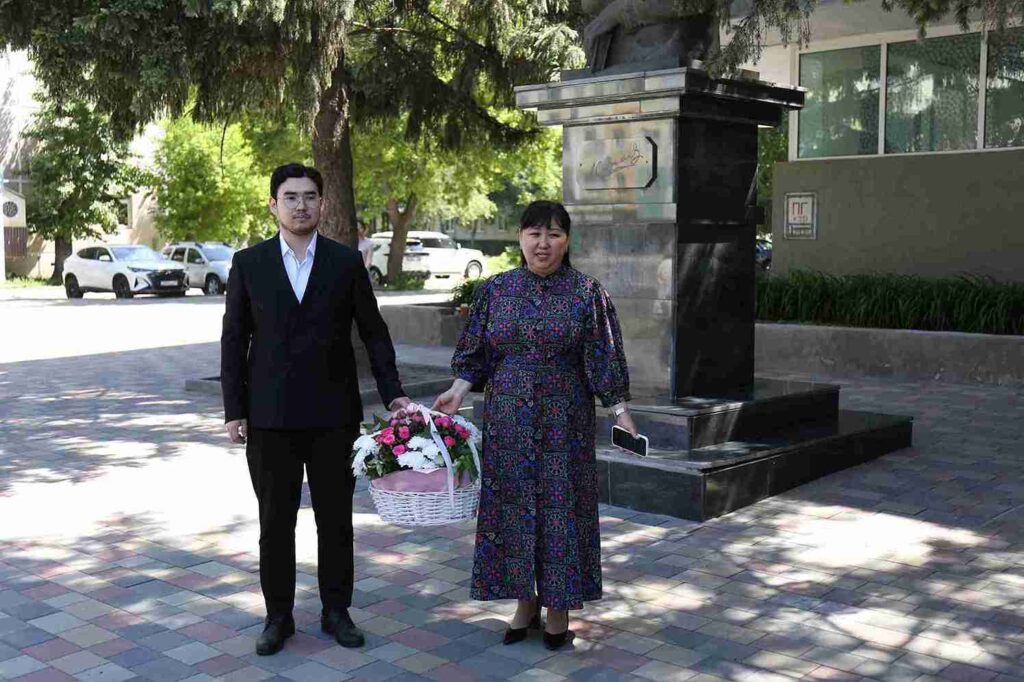 Библиотека, объединяющая поколения: библиотека им. А.С. Пушкина отметила 130 летний юбилей1