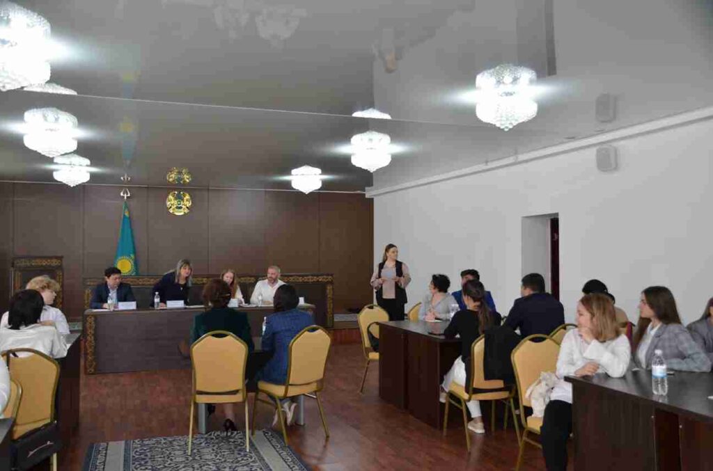 Студенты приняли участие в Форуме «Цвет детского счастья» (1)