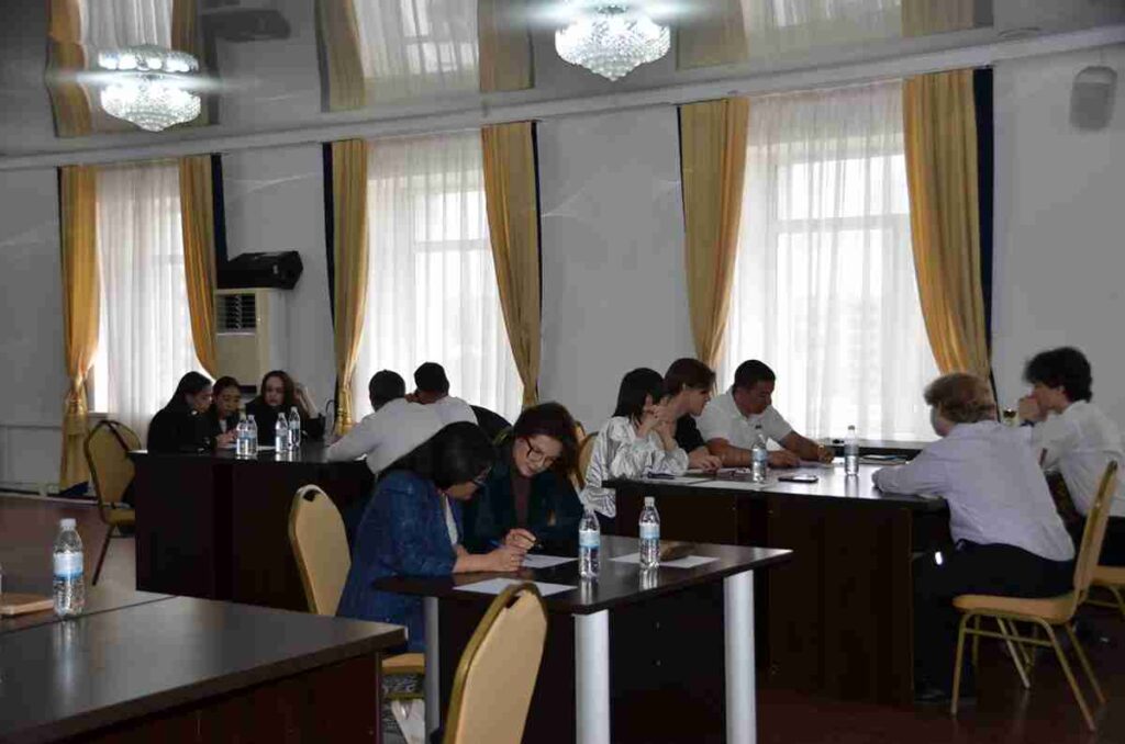 Студенты приняли участие в Форуме «Цвет детского счастья» (2)