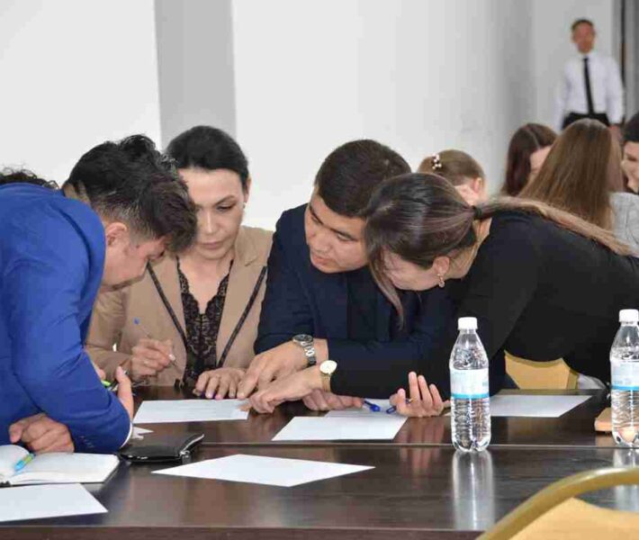Студенты приняли участие в Форуме «Цвет детского счастья» (3)