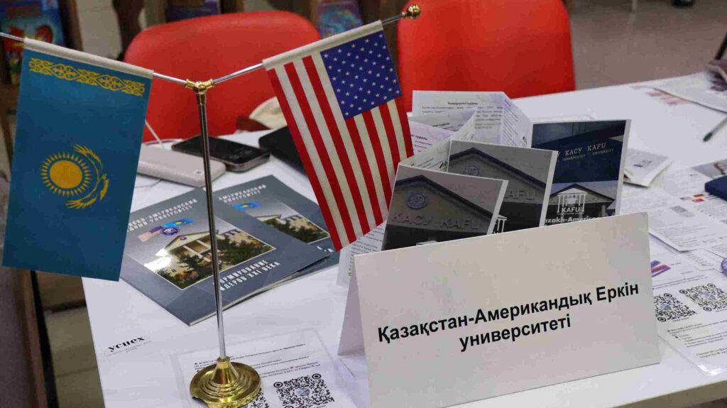Участники Международной Академии Лидерства КАСУ посетили фестиваль AmeriCon 2