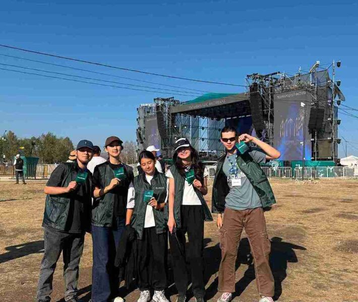 Волонтёры КАСУ приняли участие в международном фестивале Altai Fest – 2026 (3)
