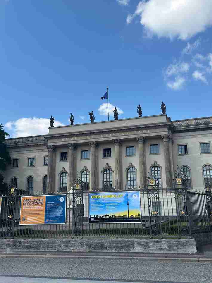 Выпускник КАСУ принял участие в международном языковом курсе в Берлине (1)