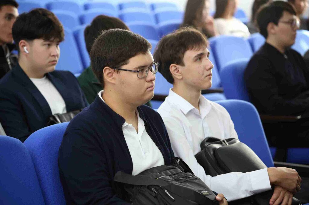 «Профильный класс КАСУ»: новый учебный год и расширение сотрудничества со школами11