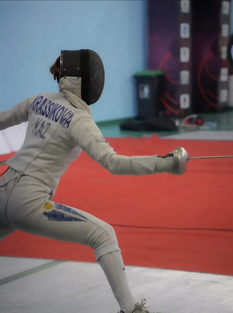 Студентки КАСУ завоевали серебро на чемпионате Казахстана по фехтованию 2