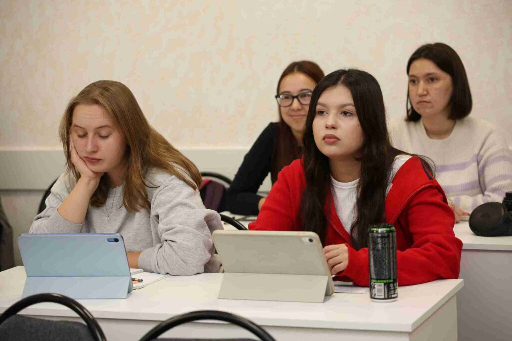 Студенты КАСУ познакомились с единой программой воспитания «Адал Азамат» 4