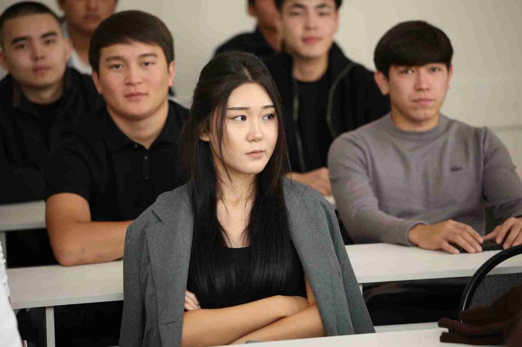 В КАСУ прошла адаптационная неделя для первокурсников 10