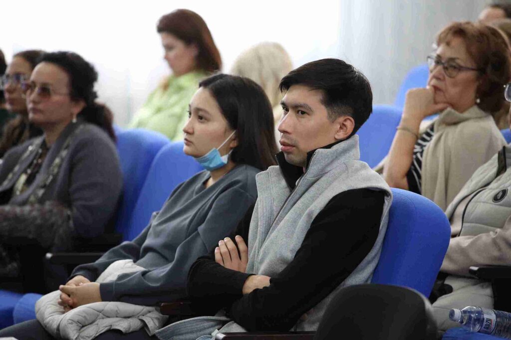 Генеративный ИИ в исследованиях: международный семинар в КАСУ1