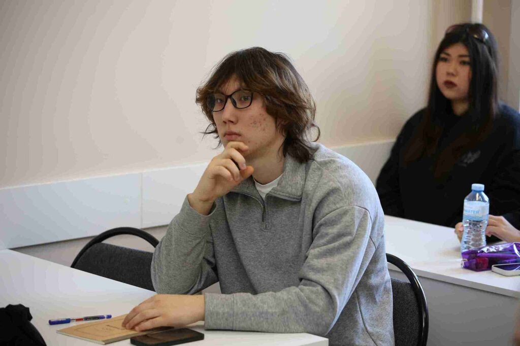 Лидерство в эпоху перемен: интерактивные семинары Дэвида Макнами в КАСУ4