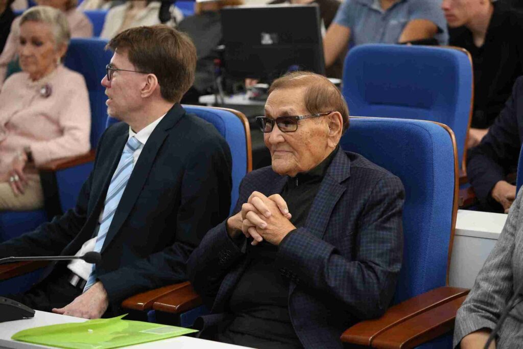 Пленарная сессия Международного научного конгресса «Будущее науки и образования: международный опыт, инновации и лидерство»3