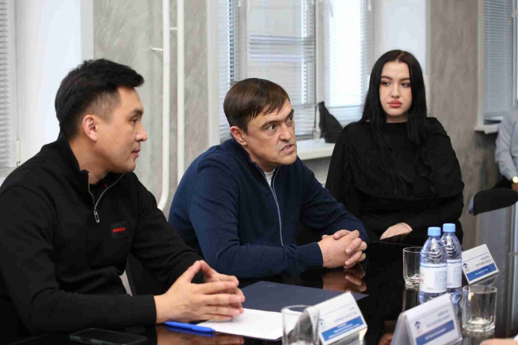 Подписан меморандум о сотрудничестве между КАСУ и ХК «Торпедо»1