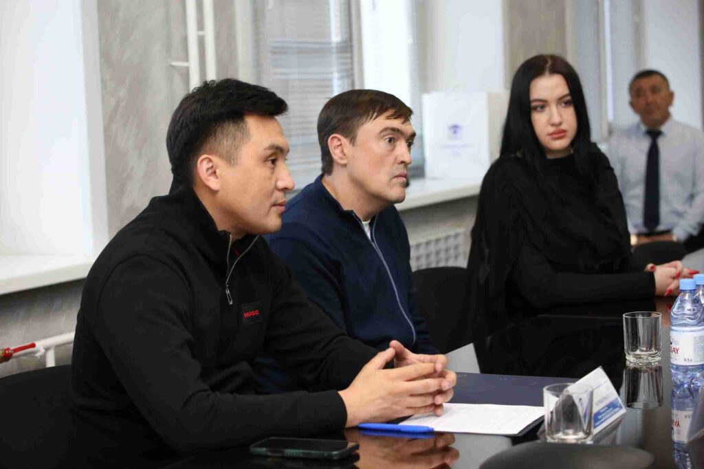 Подписан меморандум о сотрудничестве между КАСУ и ХК «Торпедо»2