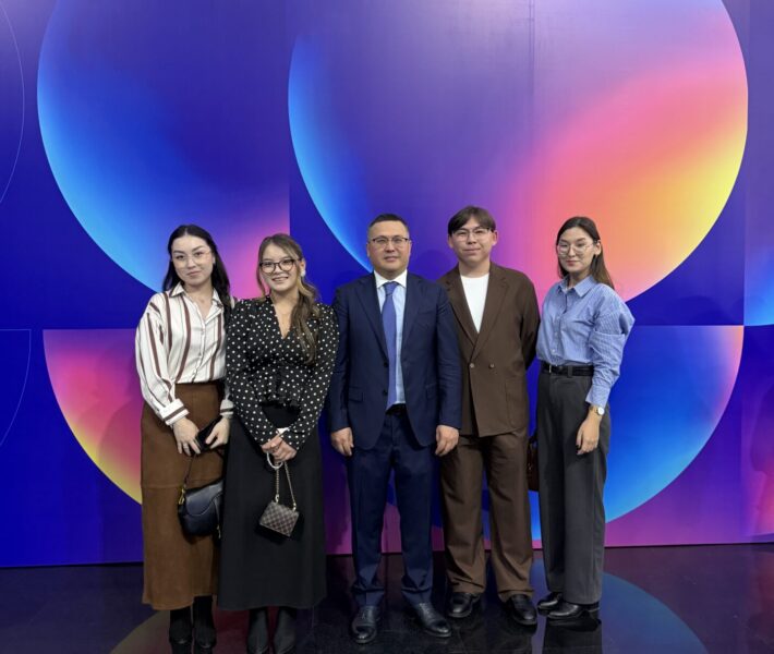 Преподаватель КАСУ принял участие в международной медианеделе Astana Media Week 2026 (2)