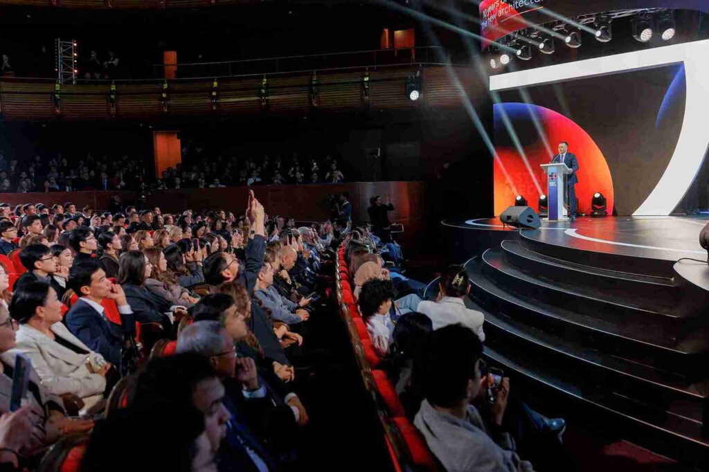 Преподаватель КАСУ принял участие в международной медианеделе Astana Media Week 2026 (6)