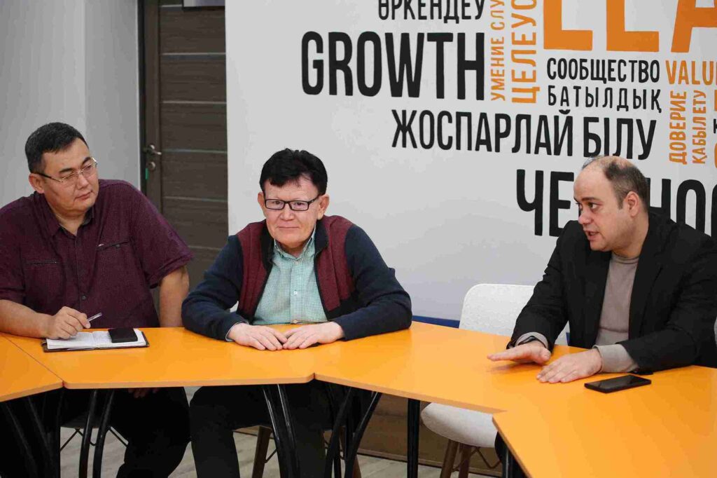 Профессор Ханлар Ганиев провёл лекции и поделился профессиональным опытом в КАСУ в рамках программы обмена ORHUN4