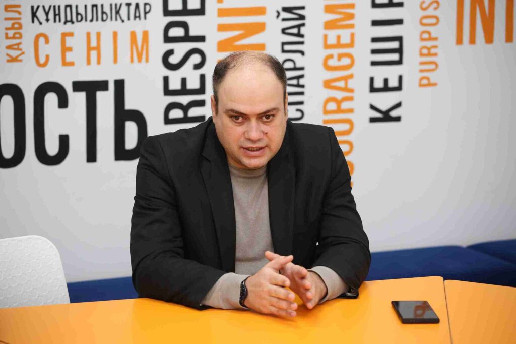 Профессор Ханлар Ганиев провёл лекции и поделился профессиональным опытом в КАСУ в рамках программы обмена ORHUN8