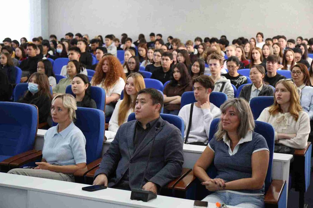 В КАСУ обсудили ключевые приоритеты развития Казахстана, обозначенные Президентом1