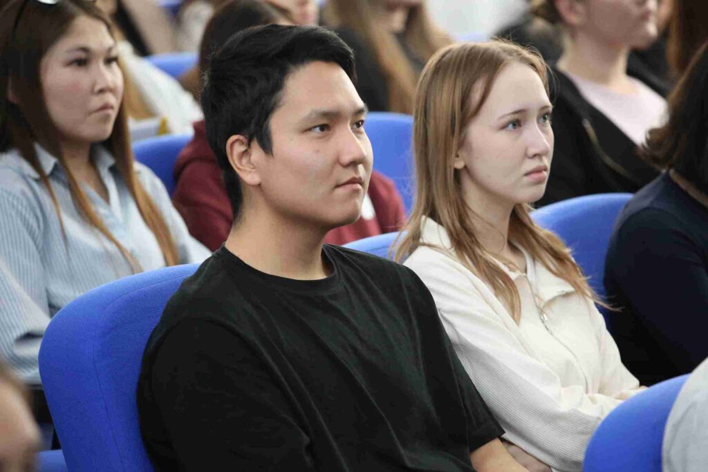 В КАСУ обсудили ключевые приоритеты развития Казахстана, обозначенные Президентом12