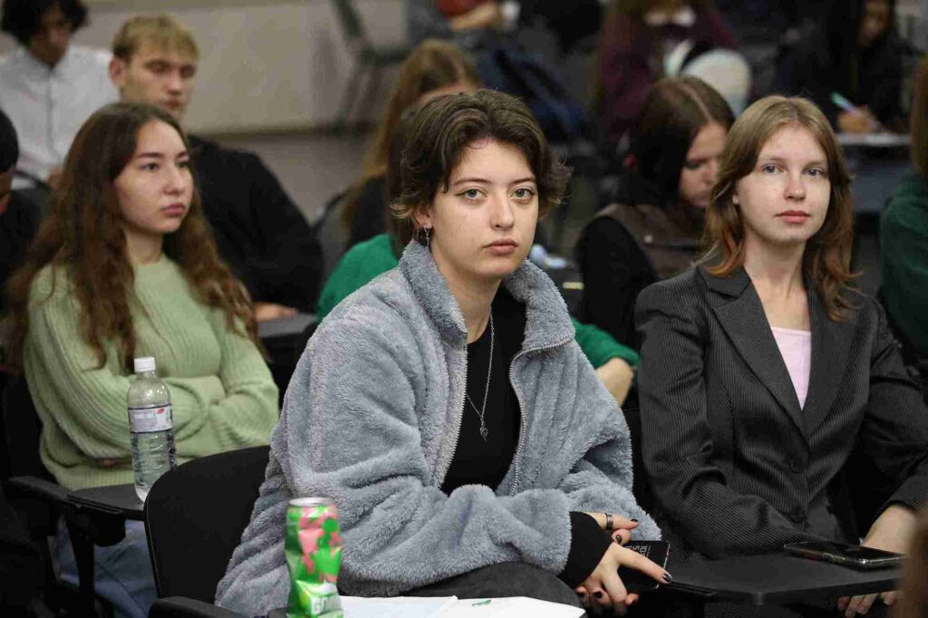 В КАСУ прошла встреча с представителями Центра исследования проблем религии7