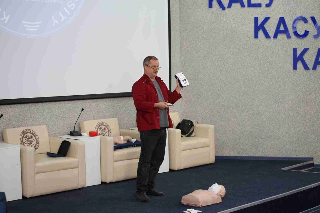 В КАСУ прошёл семинар тренинг по навыкам оказания первой медицинской помощи (4)
