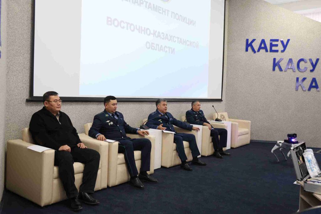 Встреча преподавателей и студентов с представителями Департамента полиции ВКО11