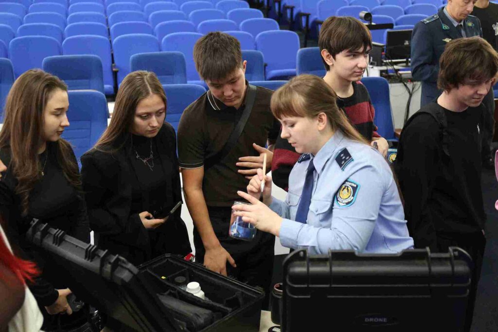 Встреча преподавателей и студентов с представителями Департамента полиции ВКО17