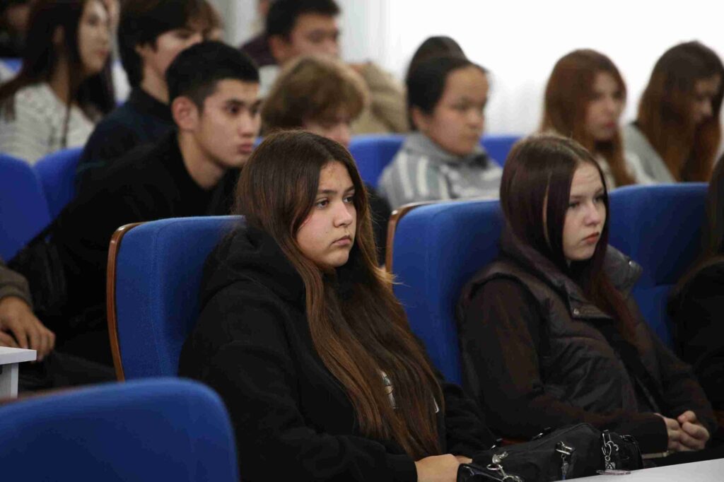 Встреча преподавателей и студентов с представителями Департамента полиции ВКО19