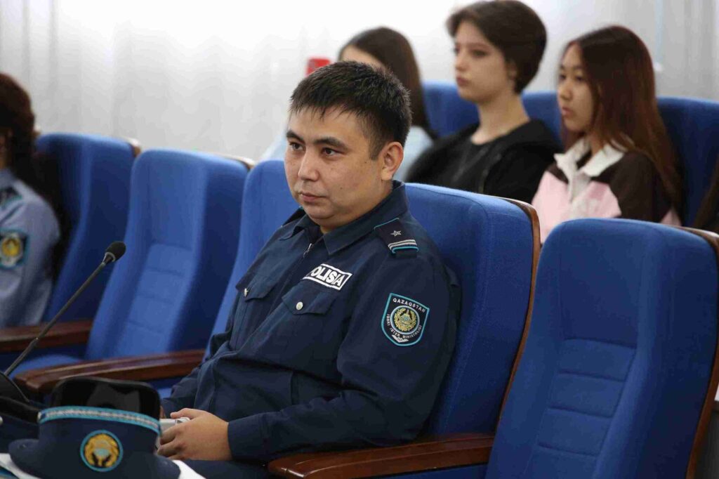 Встреча преподавателей и студентов с представителями Департамента полиции ВКО5