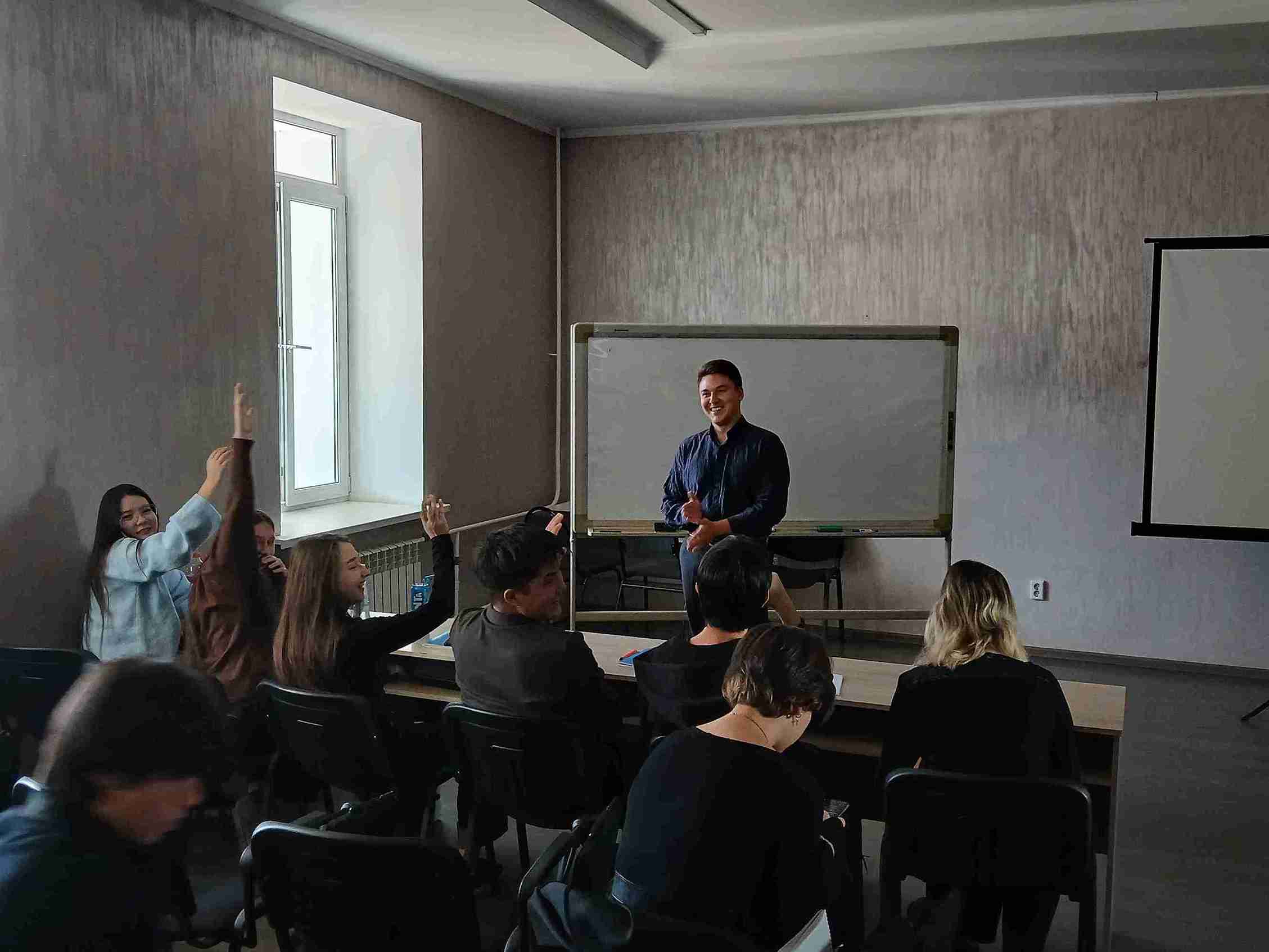 Встреча с выпускником КАСУ образование, карьера и предпринимательство (1)