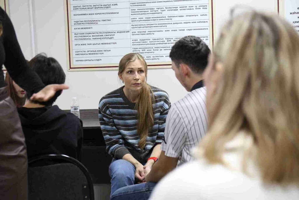 Встреча студентов КАСУ с практикующим психологом консультантом Куленовой Верой3